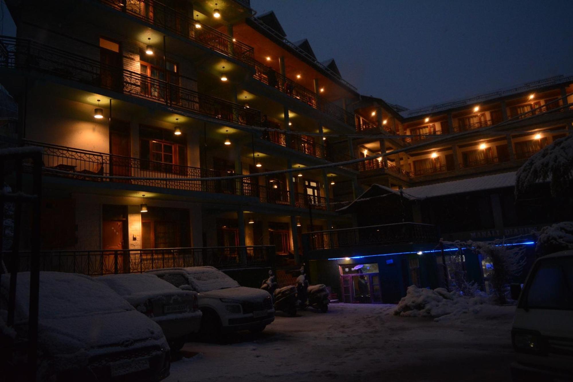 The Neelgiris Hotel Manali  Luaran gambar