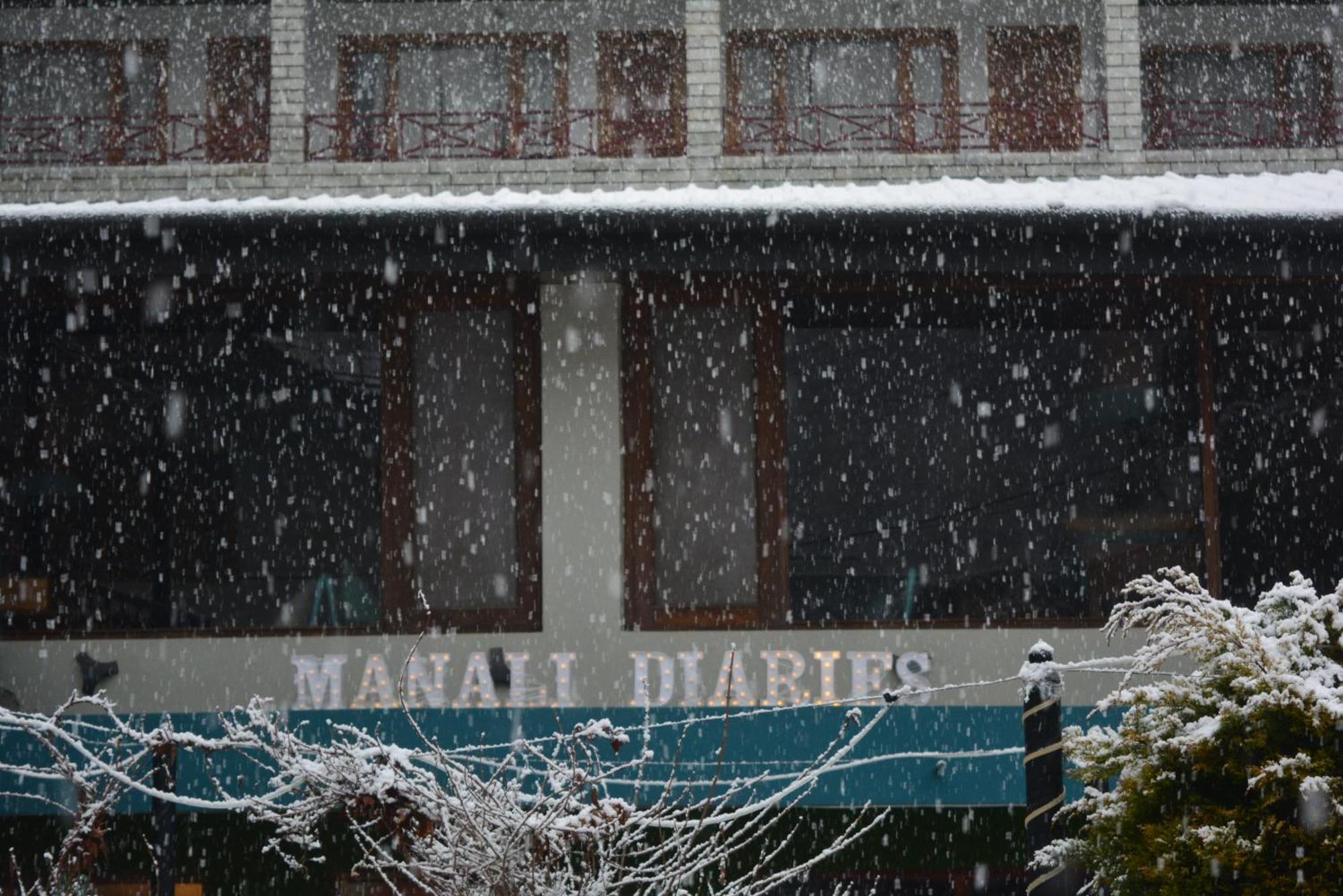 The Neelgiris Hotel Manali  Luaran gambar