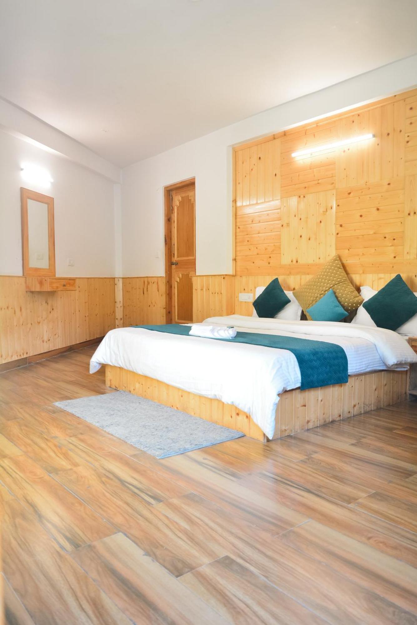 The Neelgiris Hotel Manali  Luaran gambar