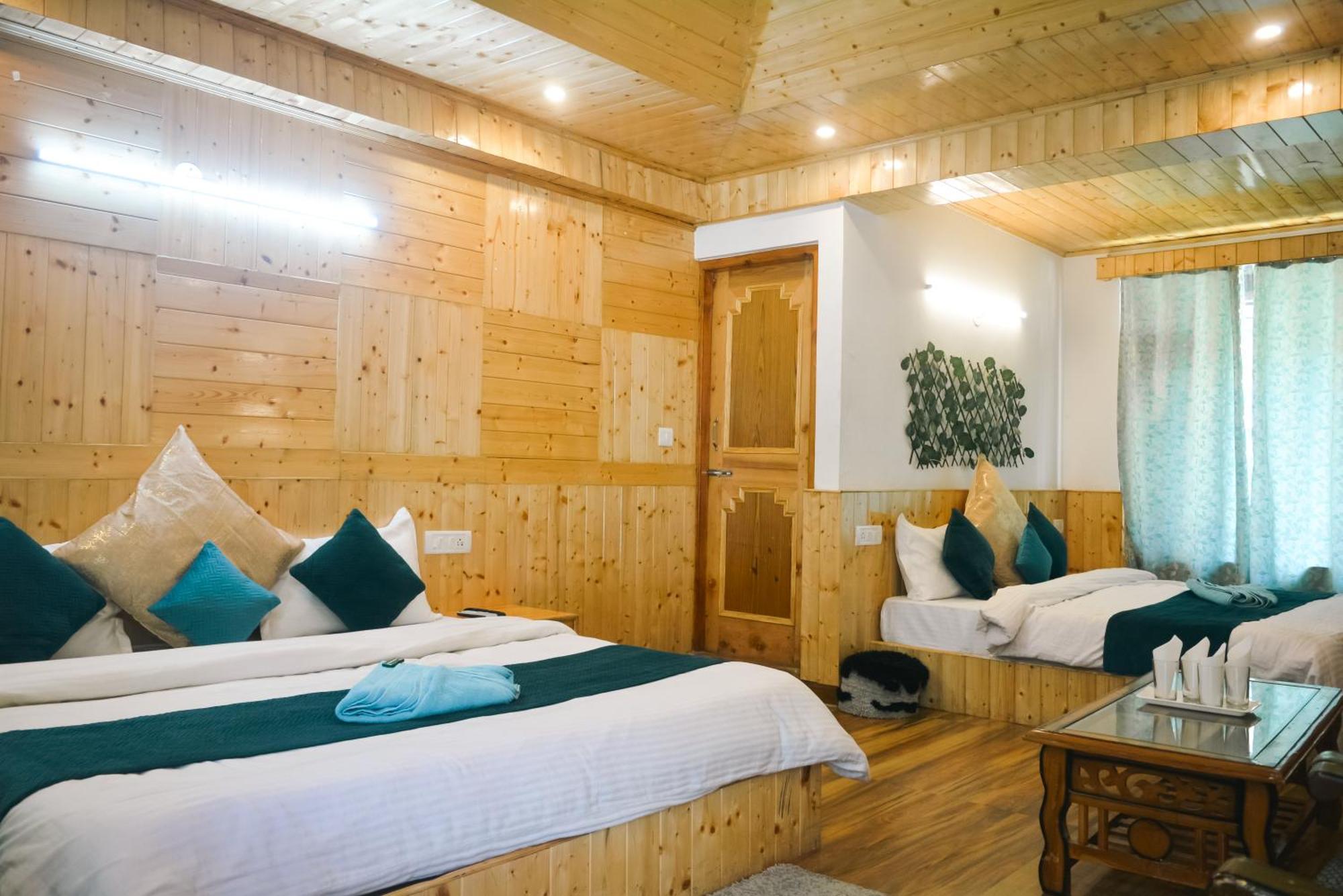 The Neelgiris Hotel Manali  Luaran gambar