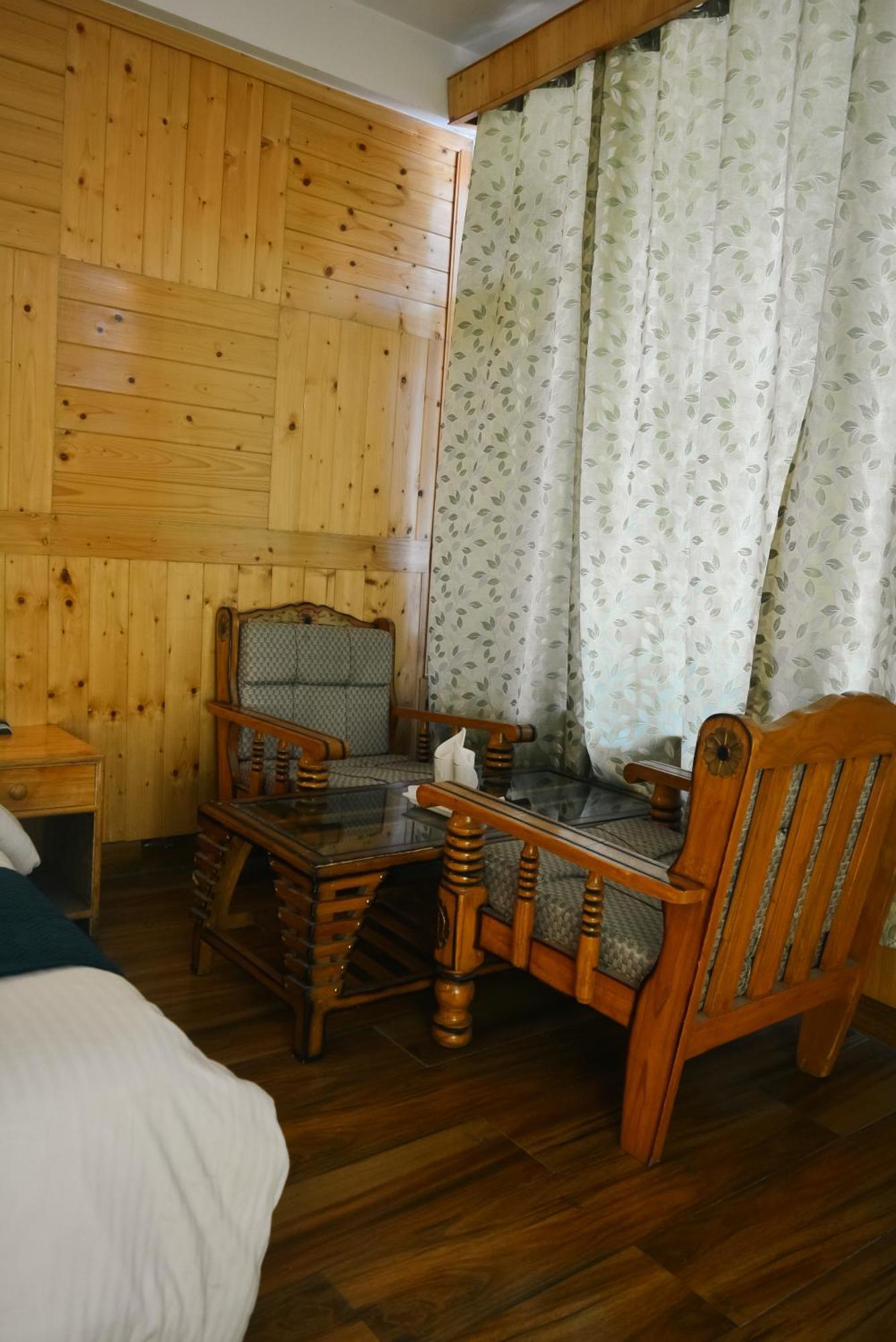 The Neelgiris Hotel Manali  Luaran gambar