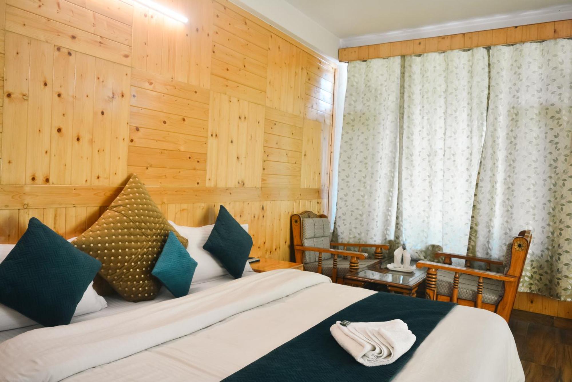 The Neelgiris Hotel Manali  Luaran gambar