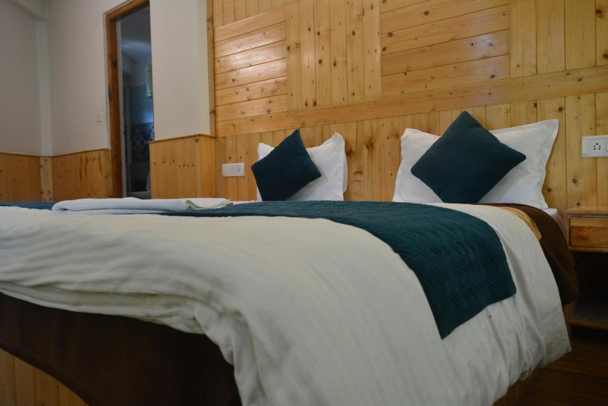The Neelgiris Hotel Manali  Luaran gambar