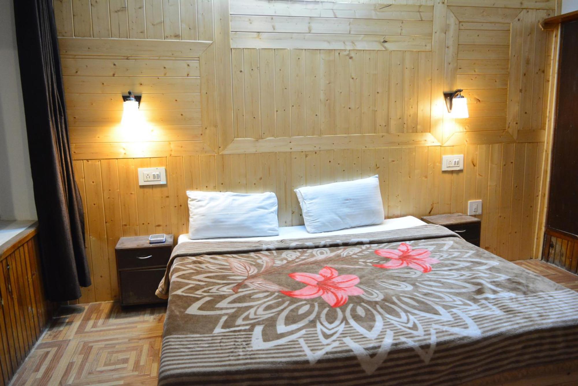 The Neelgiris Hotel Manali  Luaran gambar