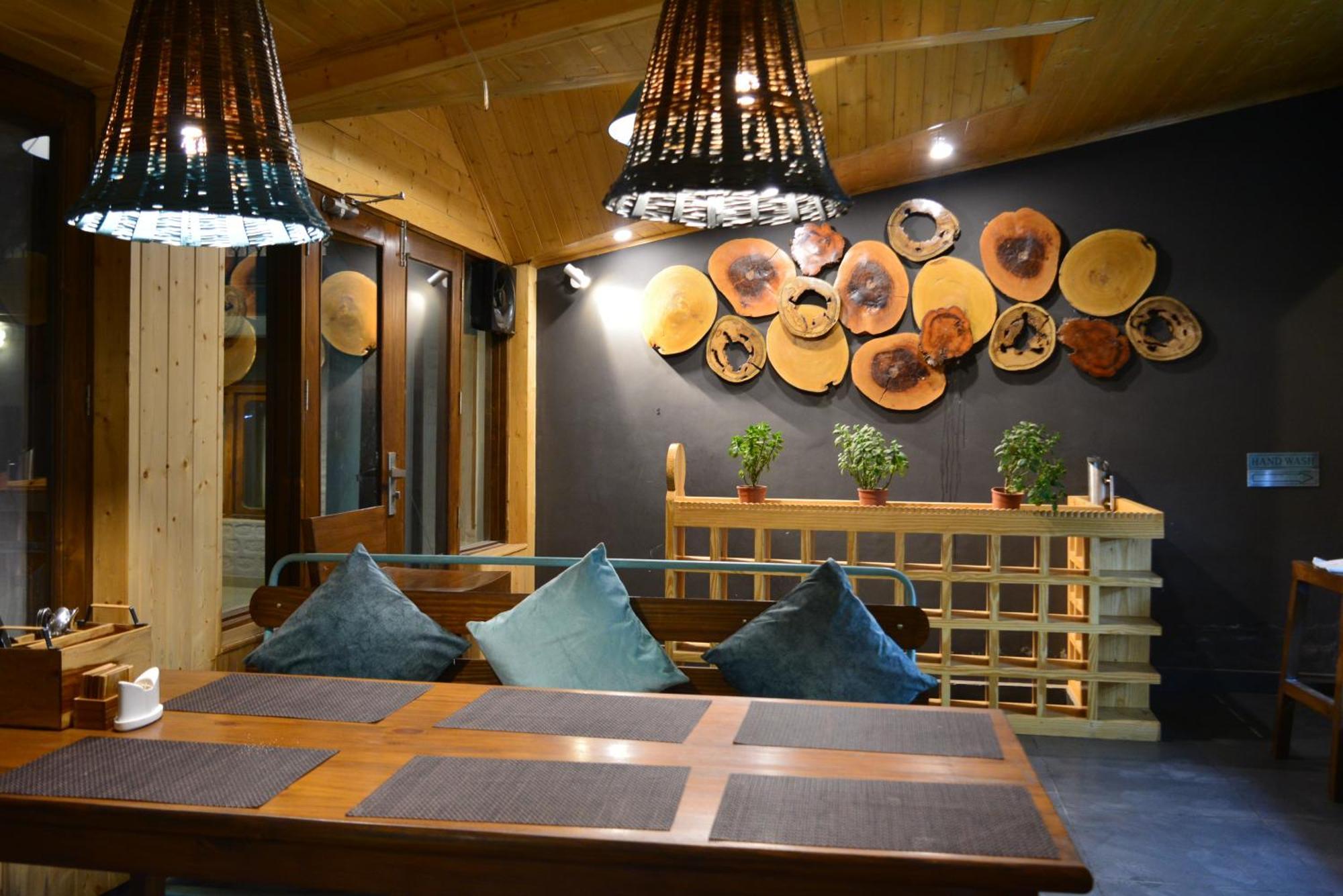The Neelgiris Hotel Manali  Luaran gambar